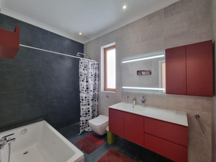 Image No.8-3 Bed Townhouse for sale