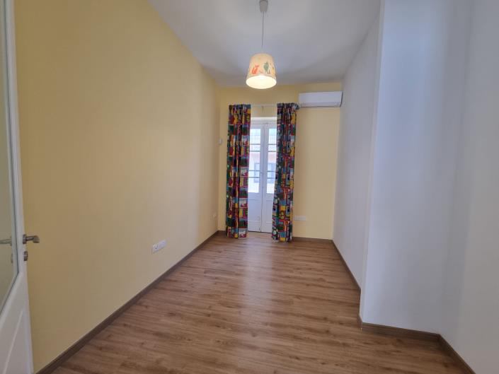 Image No.9-3 Bed Townhouse for sale