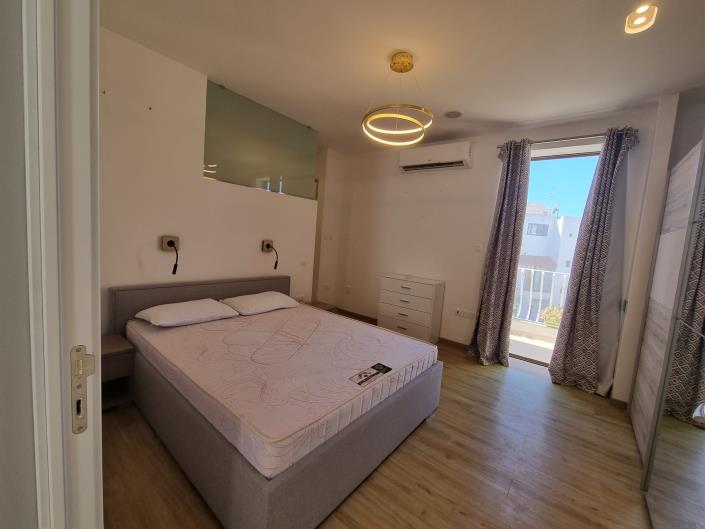 Image No.15-3 Bed Townhouse for sale