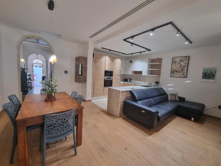 Image No.24-3 Bed Townhouse for sale