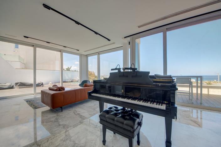 Image No.36-5 Bed Villa for sale