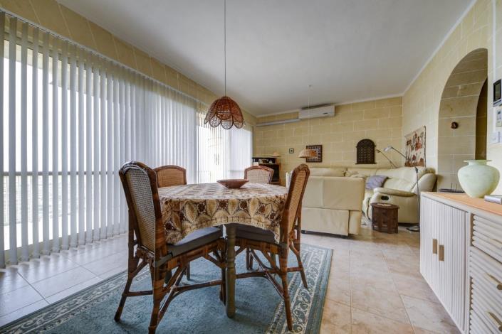 Image No.14-3 Bed Apartment for sale