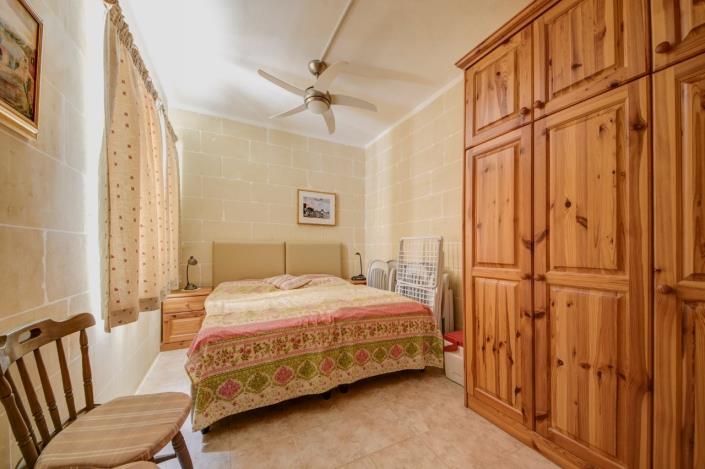 Image No.18-3 Bed Apartment for sale