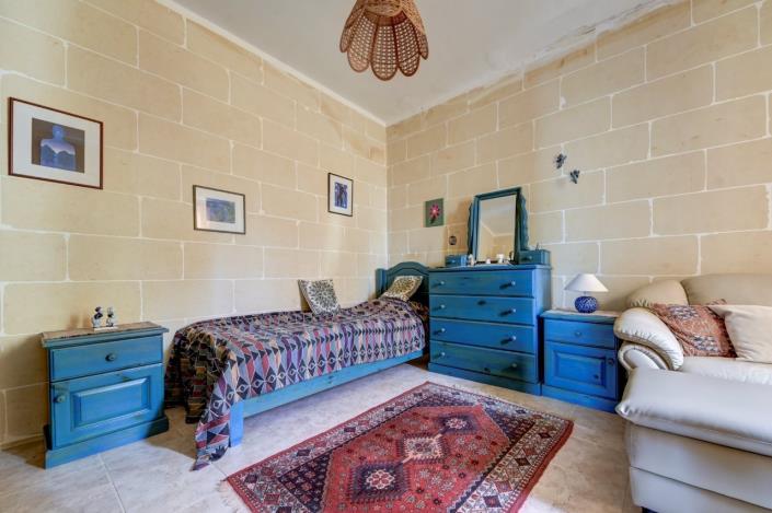 Image No.21-3 Bed Apartment for sale