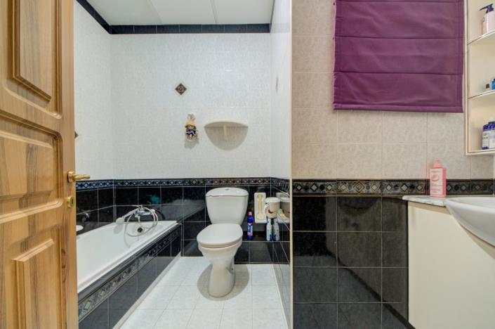 Image No.13-3 Bed Apartment for sale