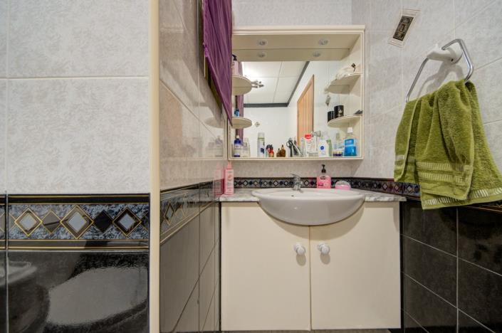 Image No.15-3 Bed Apartment for sale