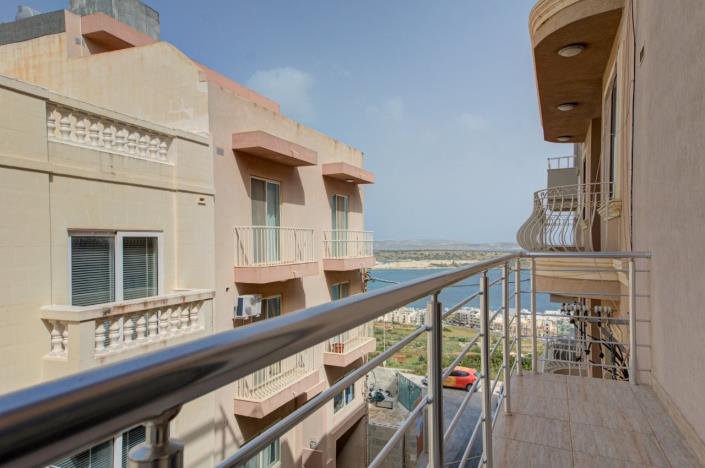 Image No.20-3 Bed Apartment for sale