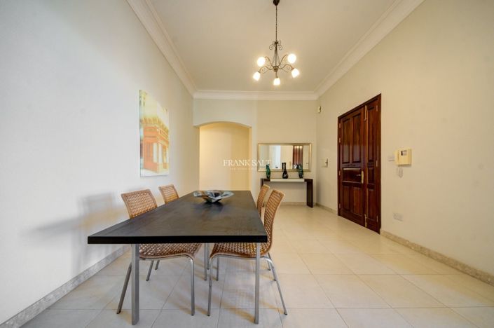 Image No.4-Propriété de 3 chambres à vendre à Sliema