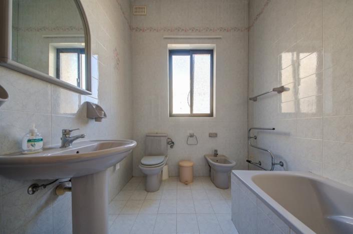 Image No.13-4 Bed Apartment for sale