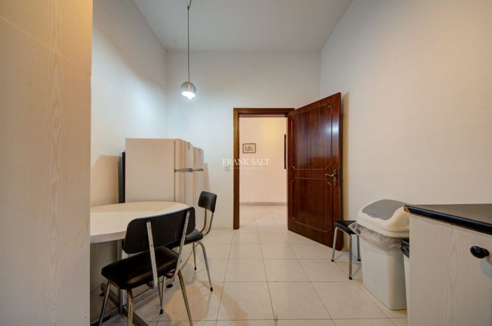 Image No.12-Propriété de 4 chambres à vendre à Sliema