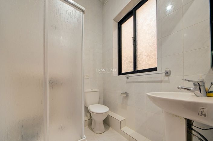 Image No.21-Propriété de 4 chambres à vendre à Sliema