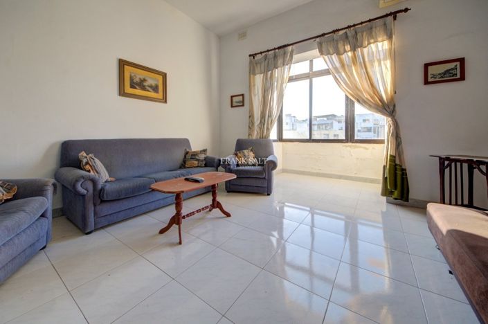 Image No.4-Propriété de 4 chambres à vendre à Sliema