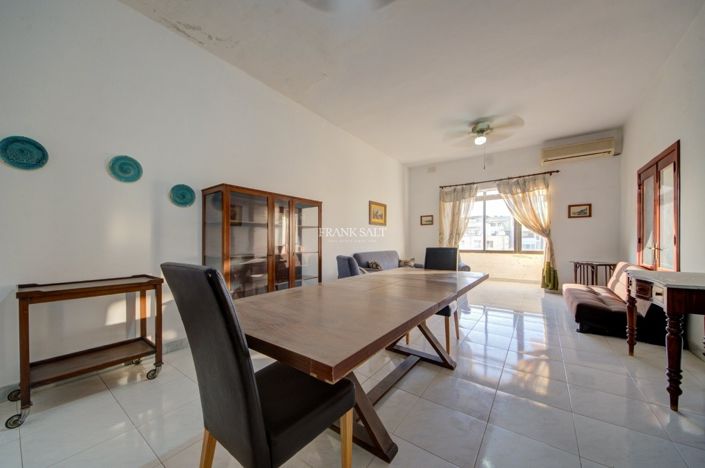 Image No.7-Propriété de 4 chambres à vendre à Sliema