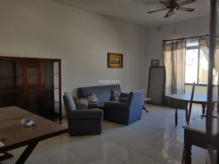 Image No.8-Propriété de 4 chambres à vendre à Sliema