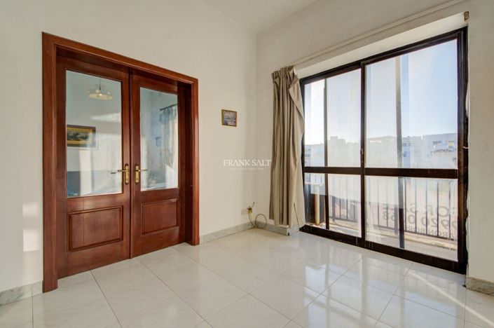 Image No.10-Propriété de 4 chambres à vendre à Sliema