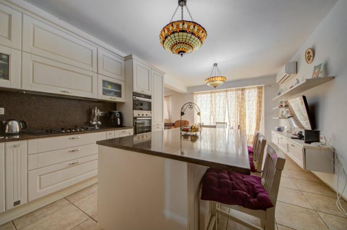 Image No.8-3 Bed House for sale