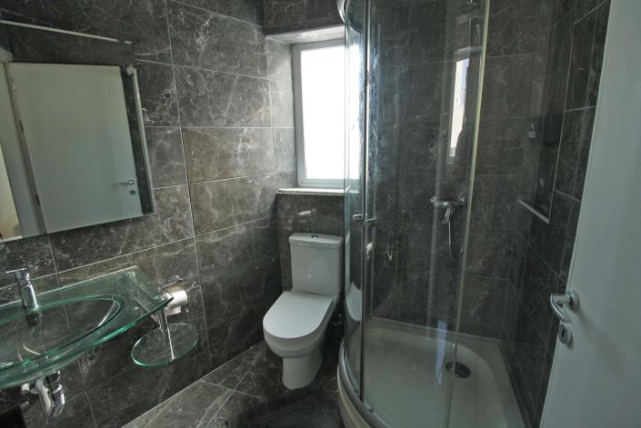 Image No.12-5 Bed Maisonette for sale