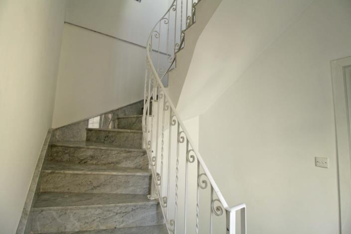 Image No.20-5 Bed Maisonette for sale