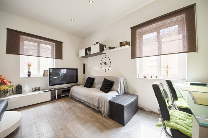 Image No.2-5 Bed Property for sale