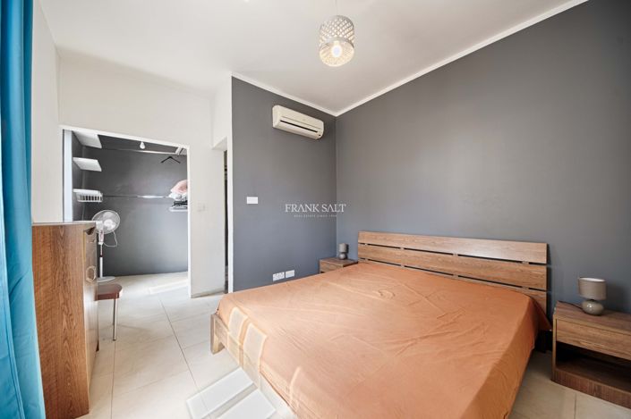 Image No.3-5 Bed Property for sale