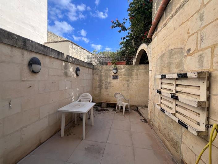 Image No.21-2 Bed Townhouse for sale