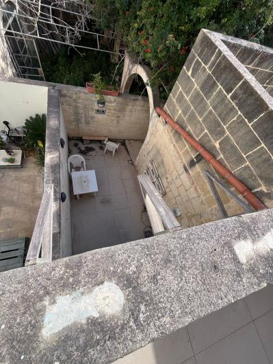 Image No.23-2 Bed Townhouse for sale