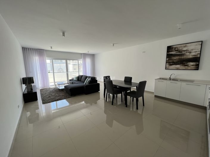 Image No.4-3 Bed Property for sale