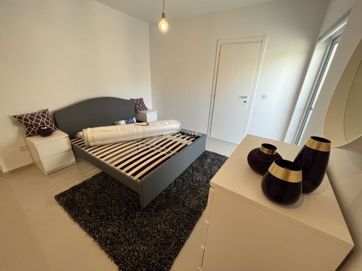 Image No.9-3 Bed Property for sale