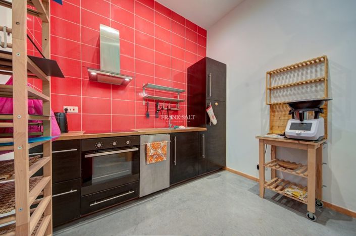 Image No.3-3 Bed Property for sale