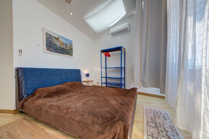 Image No.8-3 Bed Property for sale