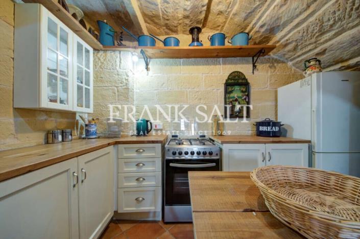 Image No.11-4 Bed Farmhouse for sale