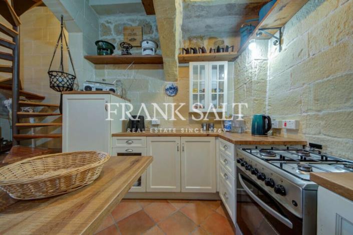 Image No.14-4 Bed Farmhouse for sale