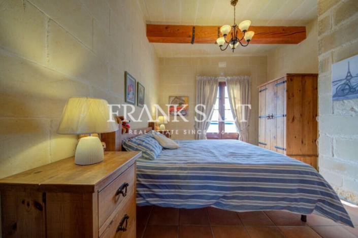 Image No.21-4 Bed Farmhouse for sale