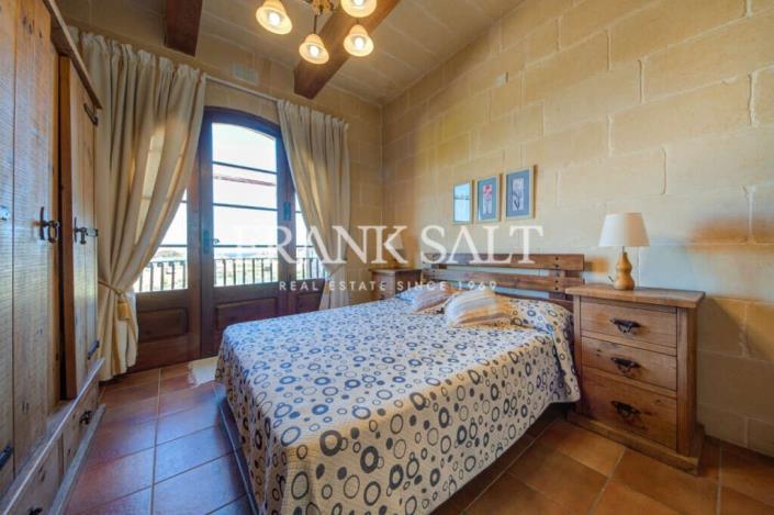 Image No.24-4 Bed Farmhouse for sale