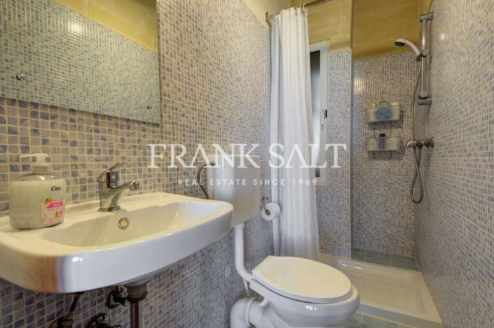 Image No.28-4 Bed Farmhouse for sale