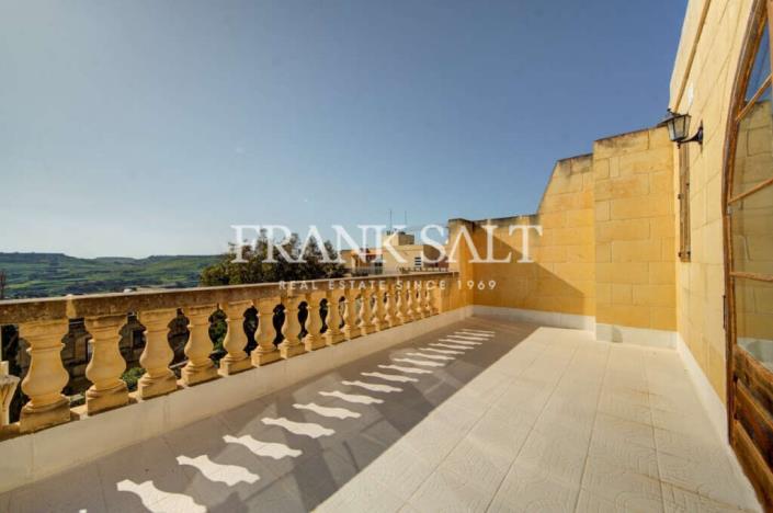 Image No.32-4 Bed Farmhouse for sale