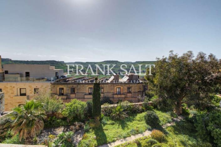 Image No.33-4 Bed Farmhouse for sale