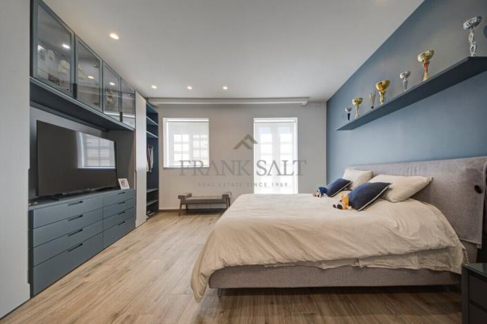 Image No.15-5 Bed Townhouse for sale