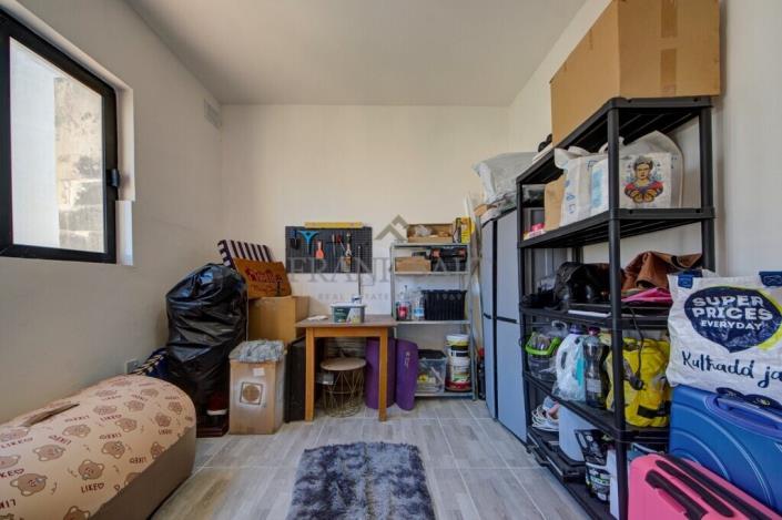 Image No.30-4 Bed Maisonette for sale