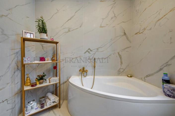 Image No.16-4 Bed Maisonette for sale