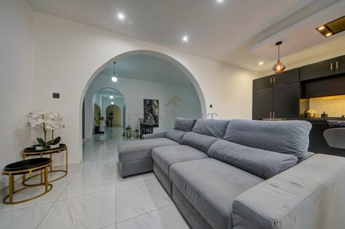 Image No.4-4 Bed Maisonette for sale