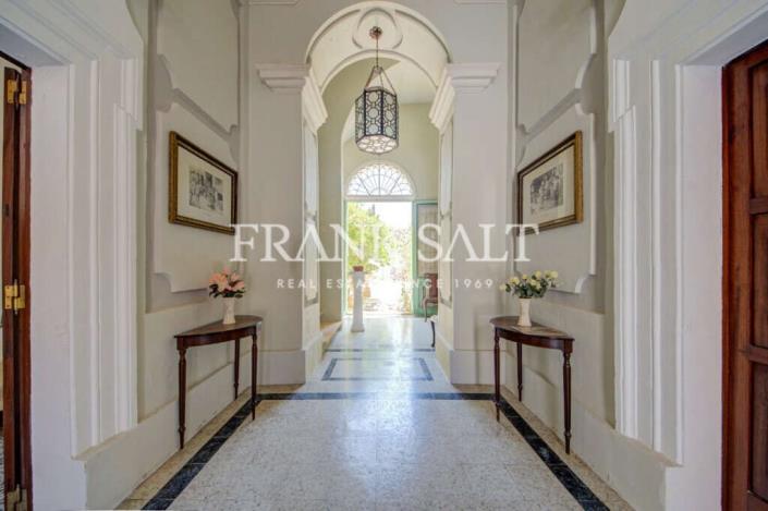 Image No.14-3 Bed Townhouse for sale