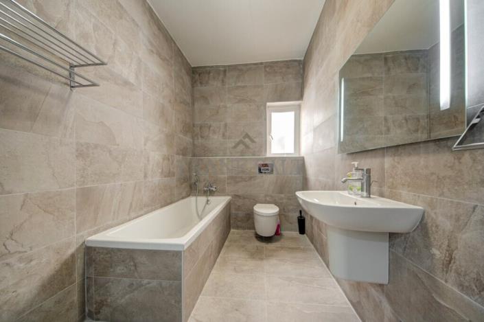 Image No.20-3 Bed Apartment for sale