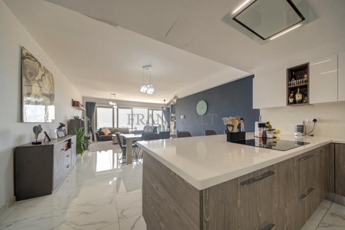 Image No.12-3 Bed Apartment for sale