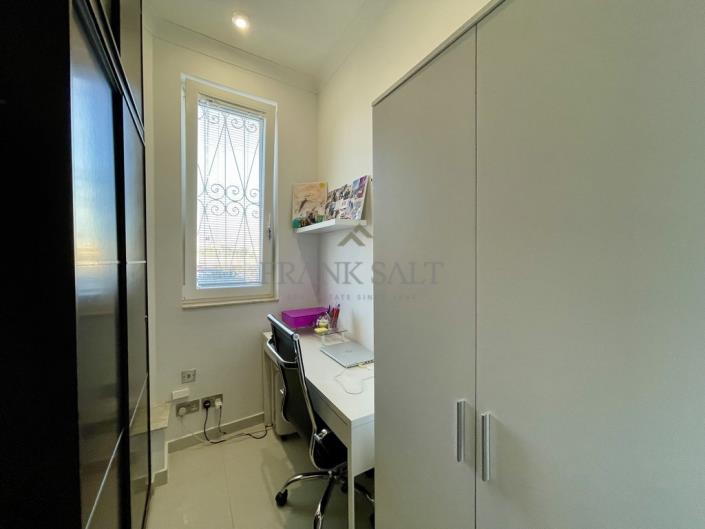 Image No.10-2 Bed Maisonette for sale