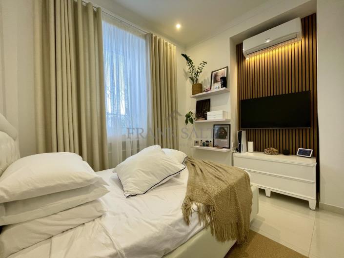 Image No.7-2 Bed Maisonette for sale