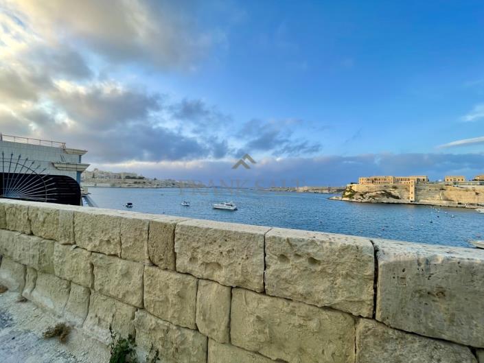 Image No.11-2 Bed Maisonette for sale