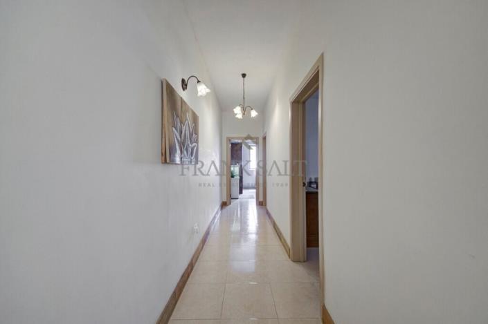 Image No.14-3 Bed Maisonette for sale