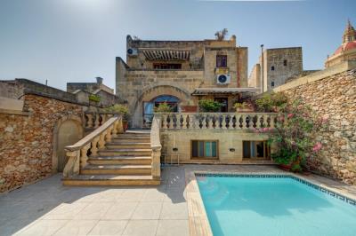 1 - Xaghra, Townhouse