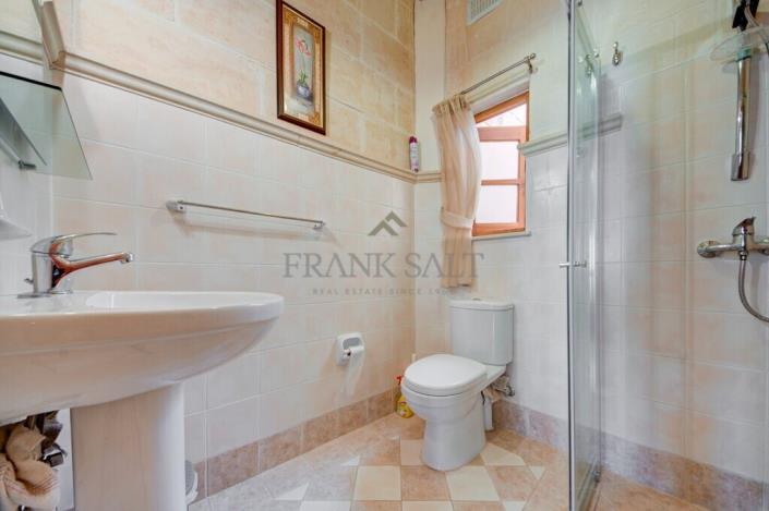 Image No.11-4 Bed Townhouse for sale